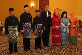 But if you miss walking down the streets of tokyo, look no further than this new pedestrian crossing at our very own bukit … File Tan Sri Muhyiddin Yassin And Wife Puan Sri Noorainee Abdul Rahman Jpg Wikimedia Commons