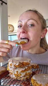 Healthy Pumpkin Breakfast Cookies (no refined sugar, no eggs, 5  ingredients) RECIPE IN COMMENT