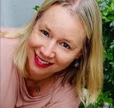 Terri Henderson's Instagram, Twitter & Facebook