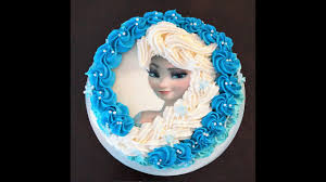 Kebetulan kemarin anakku keysha ulang tahun maka dibuatkanlah kue ultah frozen tingkat 3 dengan model terbaru yang. 4 Ide Kue Ulang Tahun Dengan Nuansa Frozen Untuk Si Kecil