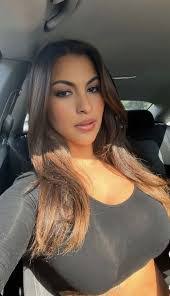 Cynthia Lasalle's Instagram, Twitter & Facebook