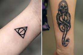 I've seen a lot of harry potter tattoos, but i think this one lands pretty close to the top of the list. Mach Dieses Quiz Und Wir Sagen Dir Welches Harry Potter Tattoo Du Dir Stechen Lassen Solltest
