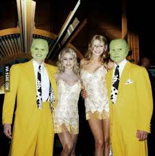 Jim Carrey Cameron Diaz And Stunt Doubles On The Set Of The Mask 1993 Couples Costumes The Mask Costume Jim Carrey