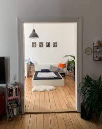 helles wg zimmer mit schonem holzboden wg zimmer zimmer innenarchitektur