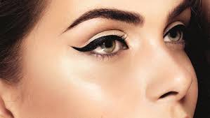 tricks to make your eyeliner stay longer