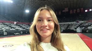 🇳🇱 ✈️ 🇺🇸 , We’re excited to finally have Alina Sendar in Athens! Give  her a warm welcome, #DawgNation! , #GoDawgs