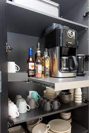koffieapparaat ingebouwd in kastenwand keukens werk ruimte betonnen werkbladen