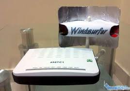 Coba cek ke mana arah antena pemancar router di rumah, lalu ubah ke arah yang kamu mau untuk memperkuat sinyal internet di dalam rumah. Cara Membuat Alat Sederhana Penangkap Sinyal Wifi