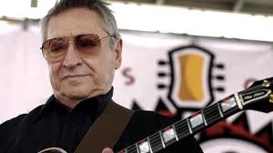Scotty Moore, Elvis' first guitarist, dies at 84