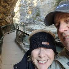 What are good beach resorts with good food, gluten-free options, and  snorkeling, scuba, and fishing activities, without requiring midnight  reservations or bribes?