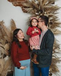 I can still hear the giggles from this session 💙 @leann.avery  #centraliowaphotographer #midwestphotographer #familysession  #iowafamilyphotographer #iowafamily #familyphotosession  #centraliowafamilyphotographer