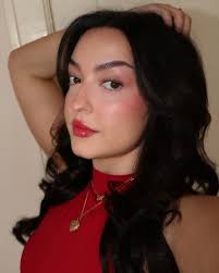 Grateful and excited to be joining the Yulanda M. Faris Young Artist  Program with @vancouveropera for the 25/26 season! See you soon BC 🧡🏔️