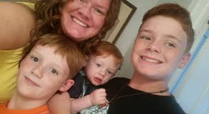 Lunch ladies show love and support to a family