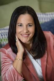 Julie Baron's Instagram, Twitter & Facebook