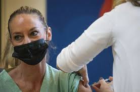 Damit helfen sie sich, ihren angehörigen und den menschen in ihrer umgebung. Corona Impfstoff Fur Baden Wurttemberg Sudwesten Erhalt 175 500 Impfdosen Bis Jahresende Baden Wurttemberg Stuttgarter Zeitung