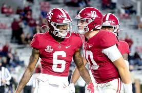 Watch the eagles' press conference here after the team traded up to take alabama's devonta smith. 2021 Nfl Mock Draft Eagles Target Devonta Smith Bears Settle On Mac Jones