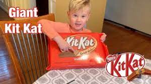 Opening Giant Kit Kat Candy Bar From Hershey S Chocolate World Youtube