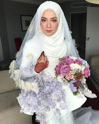 Bagaimana tidak, dress ini tampak begitu manis dengan warna mocca yang lembut dan menyejukkan. 30 Baju Pengantin Ideas Muslim Wedding Dress Muslimah Wedding Dress Muslimah Wedding