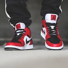 Pin On Air Jordan 1 Mid Chicago Toe