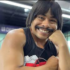 Which album is better, Beanie Sigel's The Becoming or Jadakiss's The Last  Kiss?