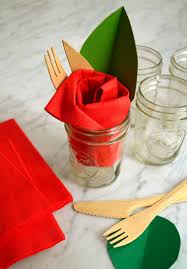 Modèle de pliage de serviette en papier pour une ambiance. Pliage Serviette Papier Idees Faciles Et Modeles