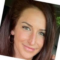 Amber Berube's Instagram, Twitter & Facebook