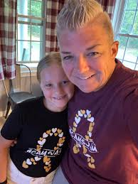 Yellow song wannabe with shakers and microphone