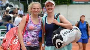 Rozhodla ji právě kuráž a touha. Zive Krejcikova Se Siniakovou Slavi Po Hladke Vyhre Grandslamovy Triumf Aktualne Cz