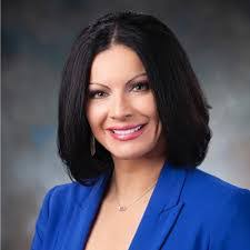 Lori Hollenbeck's Instagram, Twitter & Facebook