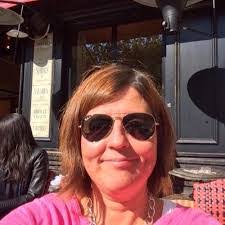 Lena Toth's Instagram, Twitter & Facebook