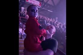 His family said today that he died monday in his sleep but did not provide other details. Slipknot S Jay Weinberg Shouts Out 5 Year Old Air Drumming Fan