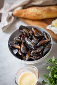 Mussels With White Wine Garlic Cream Recipe Creamy Recipes Mussels Recipe White Wine Recipes