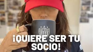 Ahora podemos sumarle a sus actividades el fútbol.sí, eva adquirió una parte sustancial del club mexicano necaxa.una sorpresa que fue bienvenida por los seguidores de los rayos.la intérprete no dudó en celebrar su nueva actividad en sus redes sociales donde recibió el. Eva Longoria Y Mesut Ozil Presumen Ser Duenos Del Necaxa Tu Puedes Ser Inversionista Del Necaxa Youtube