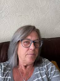 Does removing silver skin affect the taste of ground deer meat?