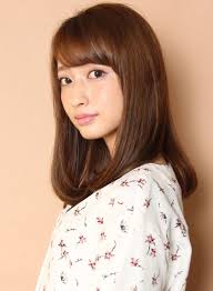 大人の艶髪上品セミロング 髪型ミディアム ヘアモデル 艶髪 ヘアカット ショート