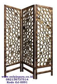 Kayu adalah model partisi ruangan yang memberikan desain alam tampak berkesan. Jual Sketsel Penyekat Ruang Tamu Unik Minimalis Vintage Partisi Penyekat Lipat Minimalis Vintage Harga Sketsel L Bamboo Diy Bamboo Decor Bamboo Furniture Diy