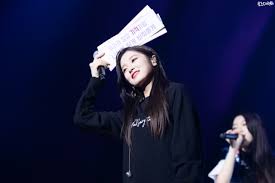 191216 아이돌육상선수권대회 오마이걸(ohmygirl) 효정(hyojung) 옷입혀주는 승희. Oh My Girl ì˜¤ë§ˆì´ê±¸ Arin ì•„ë¦° Facebook