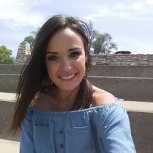 Julia Broyles (gulias)