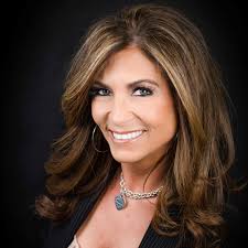 Tracy Logan's Instagram, Twitter & Facebook