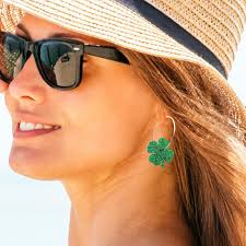 Orecchini Pendenti Trifoglio Verde, Orecchini Pendenti con Quadrifoglio da Donna,  Irish Shamrock Green Good Luck Charm Orecchini Gioielli di Moda Regalo  Accessori per Giorno di San Patrizio : Amazon.it: Moda
