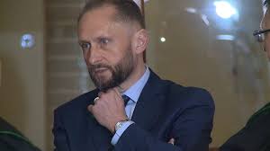 Kamil durczok miał godzinę przez kolizją kupić na stacji benzynowej alkohol, donosi informator super expressu. Jest Ostateczna Decyzja Ws Aresztu Dla Durczoka Polsat News