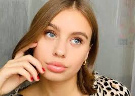 Oliwia bieniuk zagra annę przybylską? Oliwia Bieniuk Zachwyca Na Okladce Znanego Magazynu Mama Bylaby Z Niej Dumna Gwiazdy Maxxx News Rmf Maxxx
