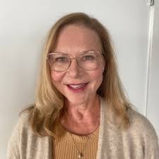 Colleen Glenn's Instagram, Twitter & Facebook