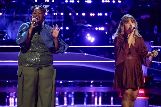 Amanda Mikkel and Julia Clark Sing Elvis on The Voice Battles