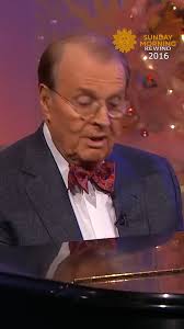 Charles Osgood sings "White Christmas," Irving Berlin's great Christmas  song written for the movie "Holiday Inn" with Bing Crosby.