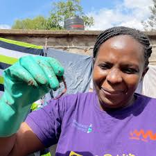 The Worm Ladies of Kibera