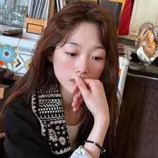 This actress when I see her in a series I realize that I will be depressed  immediately🙆🏻‍♀️.