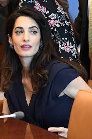 'yazidis in iraq are is genocide victims'amal clooney. Amal Clooney Starportrat News Bilder Gala De