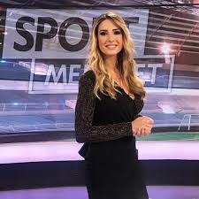 She studied in the liceo scientifico and then at jurisprudence, without completing her studies. Giorgia Rossi Biografia Eta Altezza Peso Figli Marito E Vita Privata Spettegolando