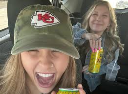 University of Hawaii Manoa 2028 (@uhm2028) • Instagram photos and videos